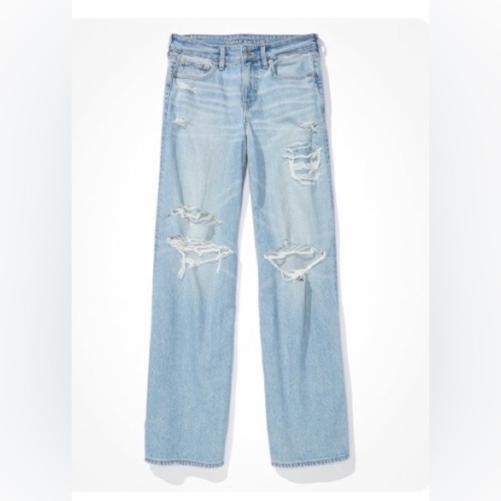 AE Strigid Low-Rise Baggy Wide-Leg Jean
Color: Blue Daylight
Size: 14 Short